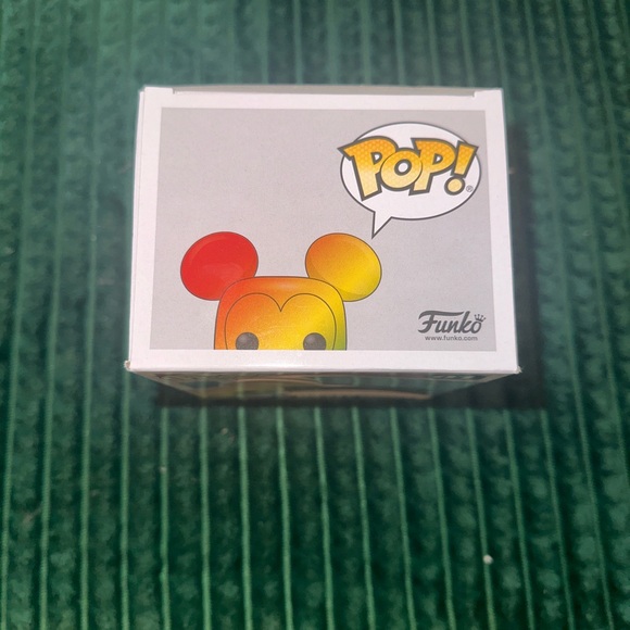 Disney Pop! Rainbow Mickey Mouse Vinyl Figure - Picture 2 of 4